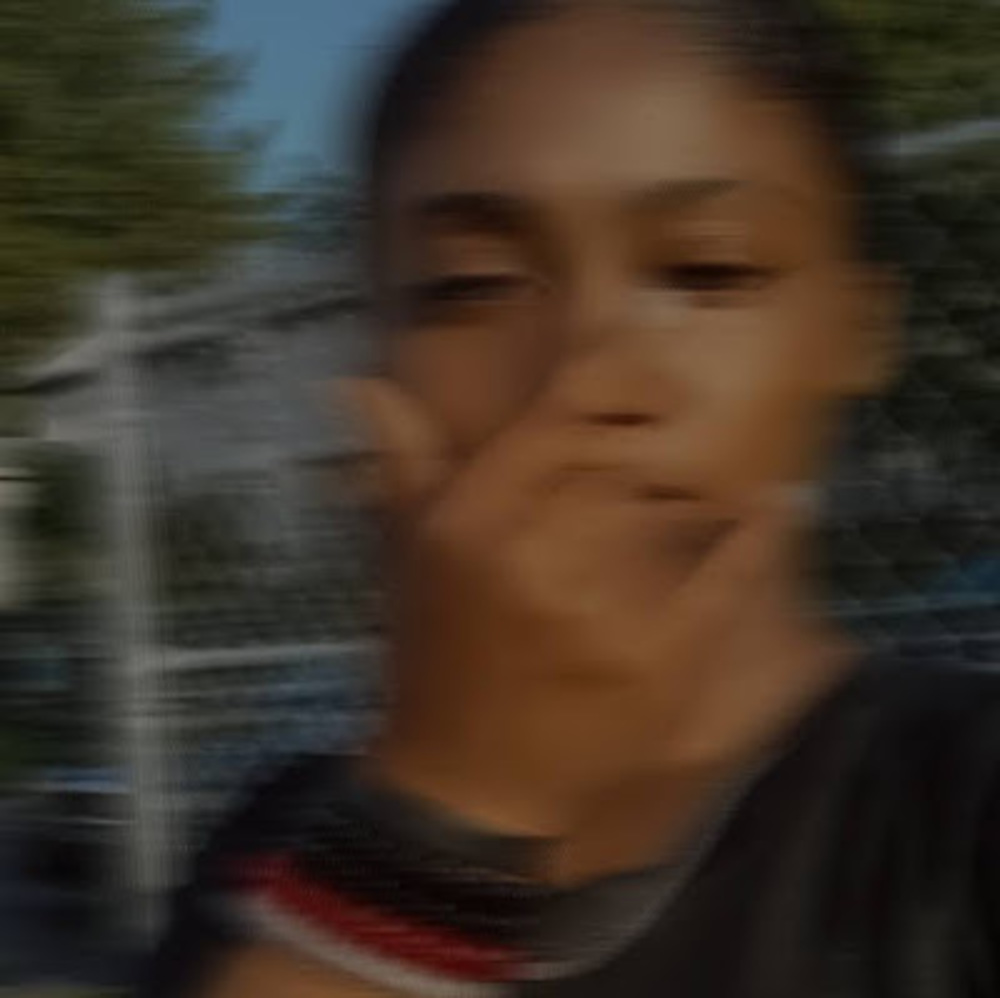 Meet your Posher, Kioni